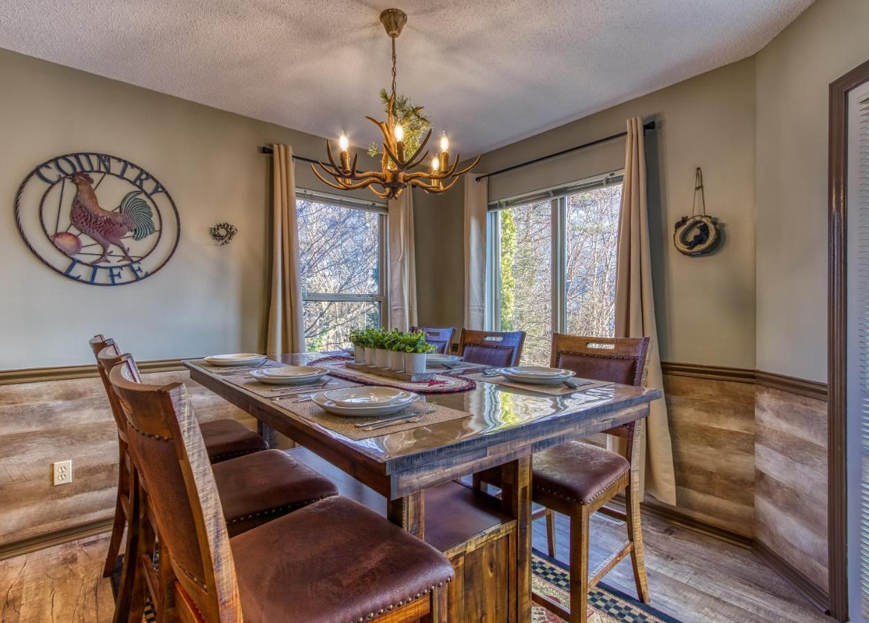 3 Decks, Mtn Views! Tree Tops By Honeybearcabins - Luxury Rain Showers, 3 King Suites, Xl Hottub, Fireplace, Bear Sightings Gatlinburg Esterno foto