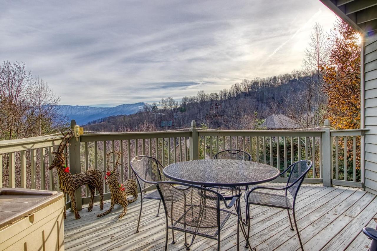 3 Decks, Mtn Views! Tree Tops By Honeybearcabins - Luxury Rain Showers, 3 King Suites, Xl Hottub, Fireplace, Bear Sightings Gatlinburg Esterno foto