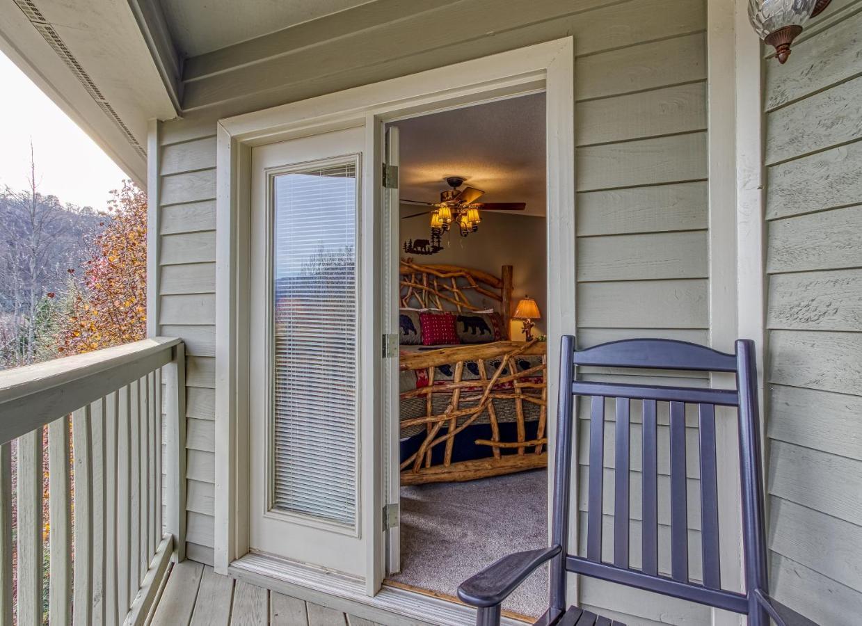 3 Decks, Mtn Views! Tree Tops By Honeybearcabins - Luxury Rain Showers, 3 King Suites, Xl Hottub, Fireplace, Bear Sightings Gatlinburg Esterno foto