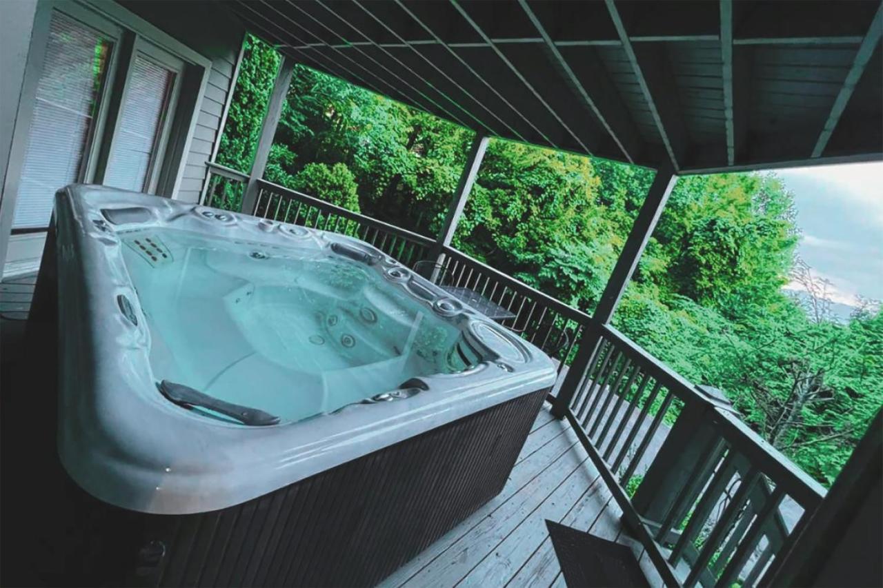3 Decks, Mtn Views! Tree Tops By Honeybearcabins - Luxury Rain Showers, 3 King Suites, Xl Hottub, Fireplace, Bear Sightings Gatlinburg Esterno foto