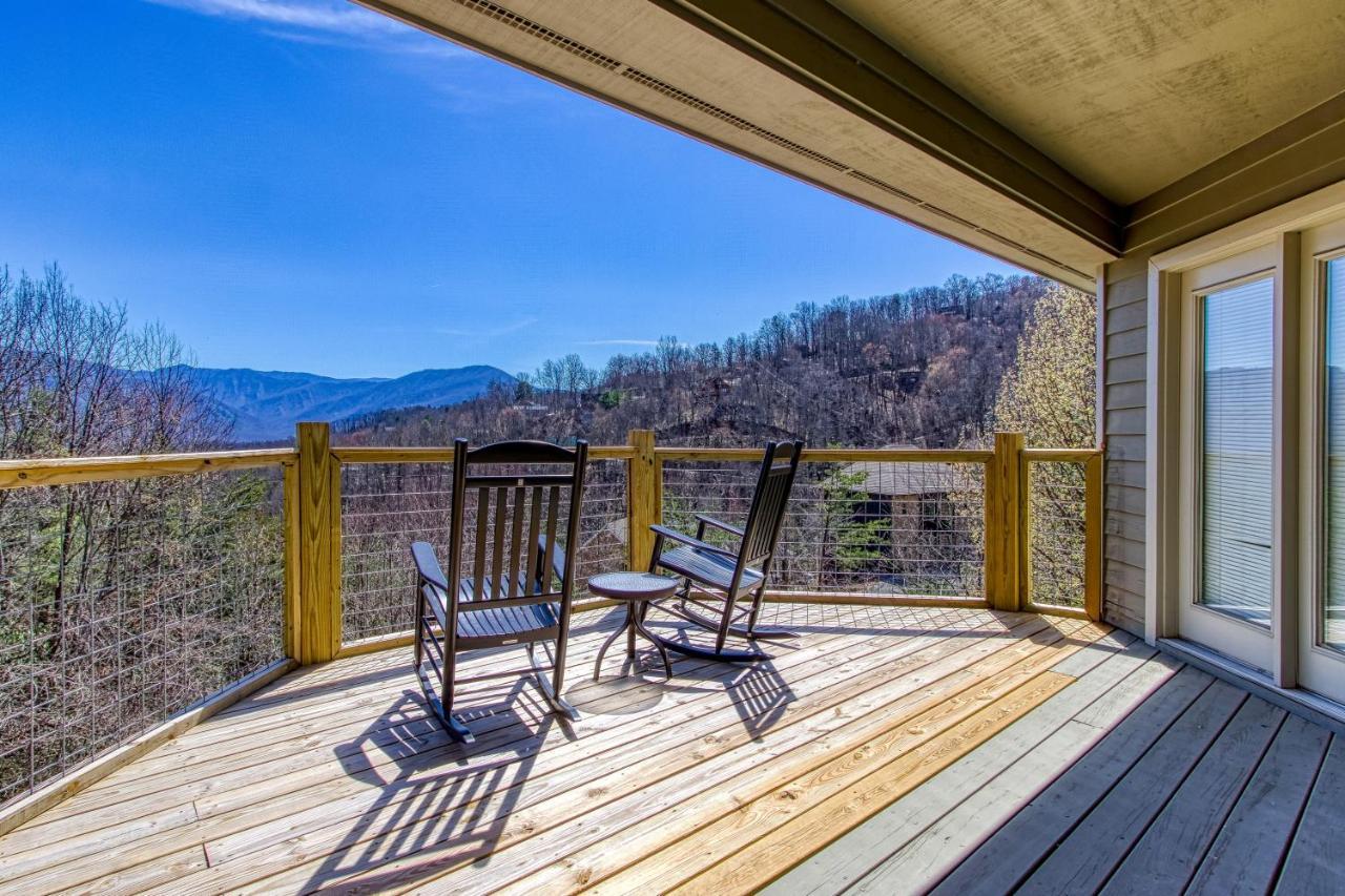 3 Decks, Mtn Views! Tree Tops By Honeybearcabins - Luxury Rain Showers, 3 King Suites, Xl Hottub, Fireplace, Bear Sightings Gatlinburg Esterno foto