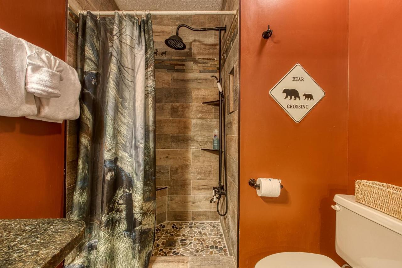 3 Decks, Mtn Views! Tree Tops By Honeybearcabins - Luxury Rain Showers, 3 King Suites, Xl Hottub, Fireplace, Bear Sightings Gatlinburg Esterno foto