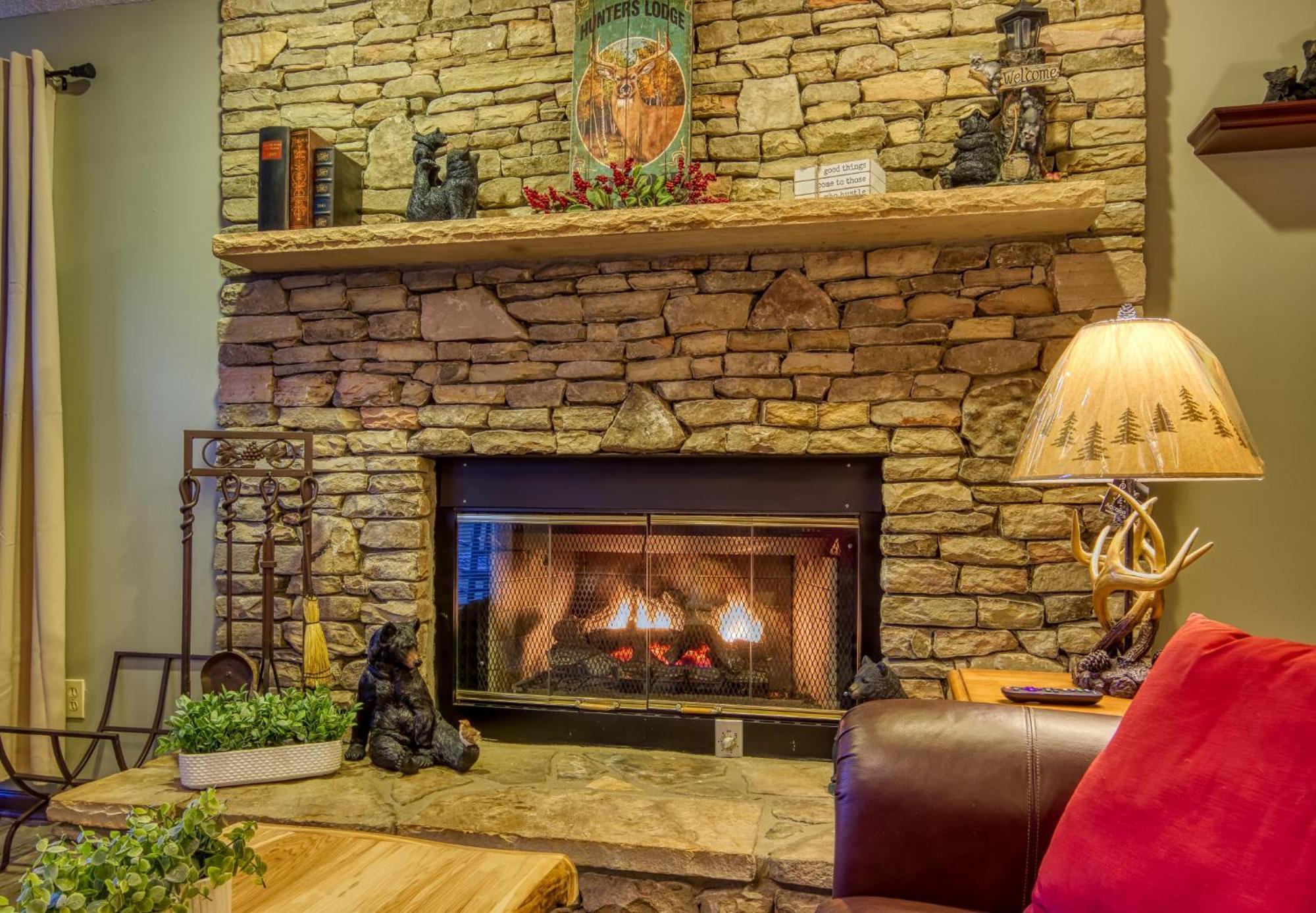 3 Decks, Mtn Views! Tree Tops By Honeybearcabins - Luxury Rain Showers, 3 King Suites, Xl Hottub, Fireplace, Bear Sightings Gatlinburg Esterno foto